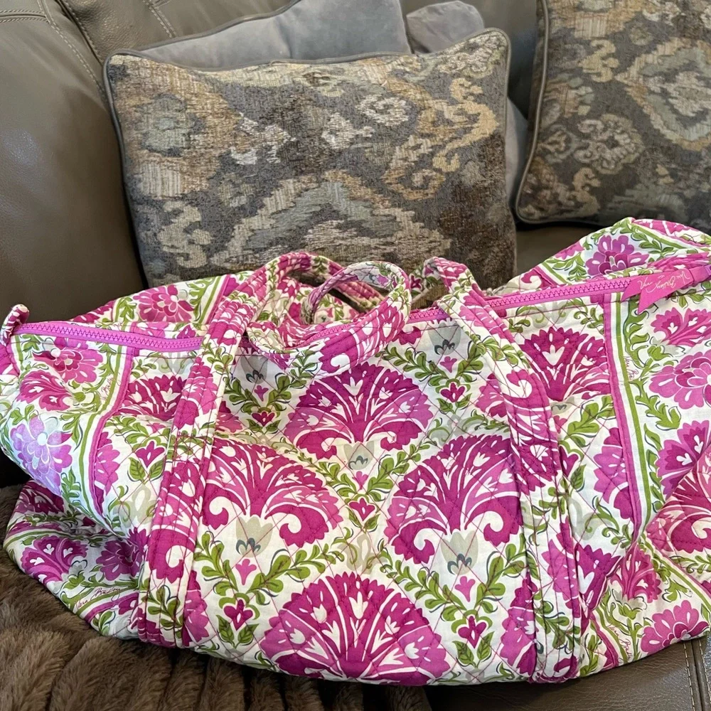 Vera Bradley Pink and Green Floral Bag - Picture 4 of 16